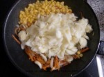 pochar el calabacin, zanahoria, cebolla y maiz