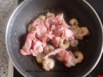 cocinar el bacon y las gambas