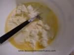 mezclar pan con huevo