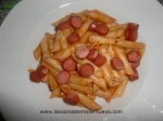macarrones con tomate y salchichas